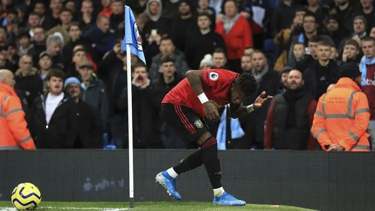 Polisi Tangkap Fans Usai Laga Man City vs MU