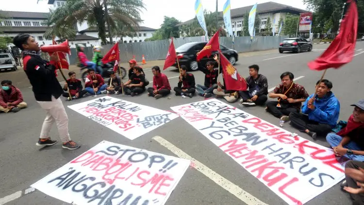Foto: Aksi Tolak Pemborosan Anggaran