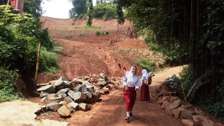 Banjir Lumpur Menghantui Warga Kampung Babakan Rongga 