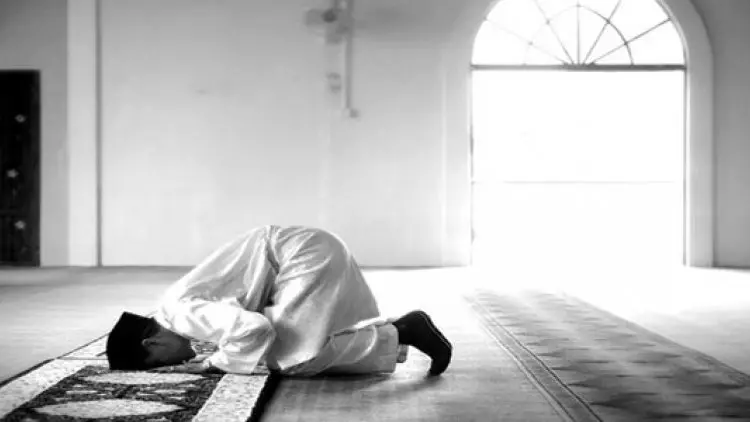 Masuk Masjid, Jangan Duduk sebelum Salat 2 Rakaat