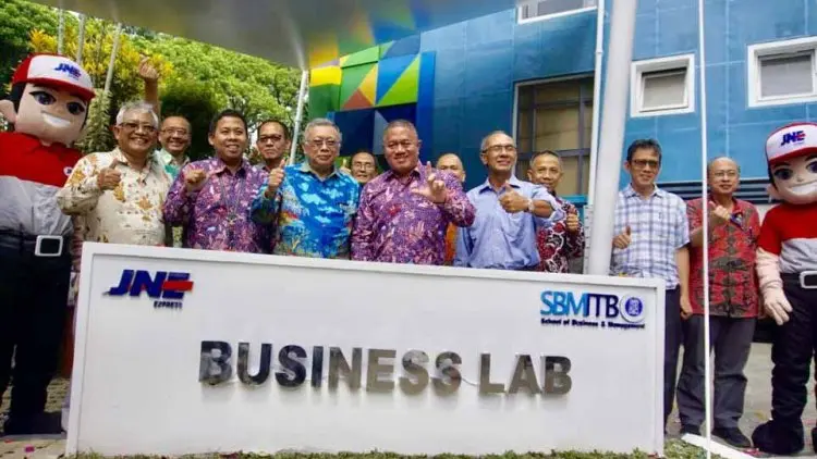 Cetak Entrepreneur Masa Depan, JNE dan SBM ITB Bangun Business Lab 