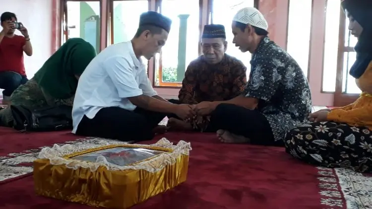 Tersangka Kasus Narkoba Terpaksa Nikah di Masjid Polresta Bandung