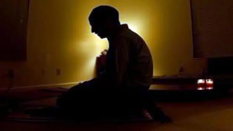 Salat dengan Sabar Mudahkan Rezeki, Leburkan Dosa