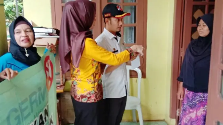 Mantap, Lurah Sindang Sari 'Melawan' Rokok di Dalam Rumah