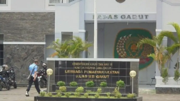 Petugas Gabungan Periksa LP Garut Cegah Narkoba Masuk