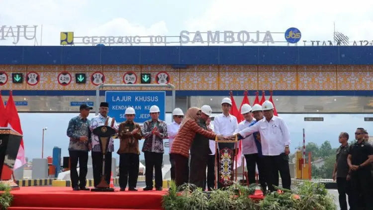 Peresmian Jalan Tol Pertama di Kalimantan