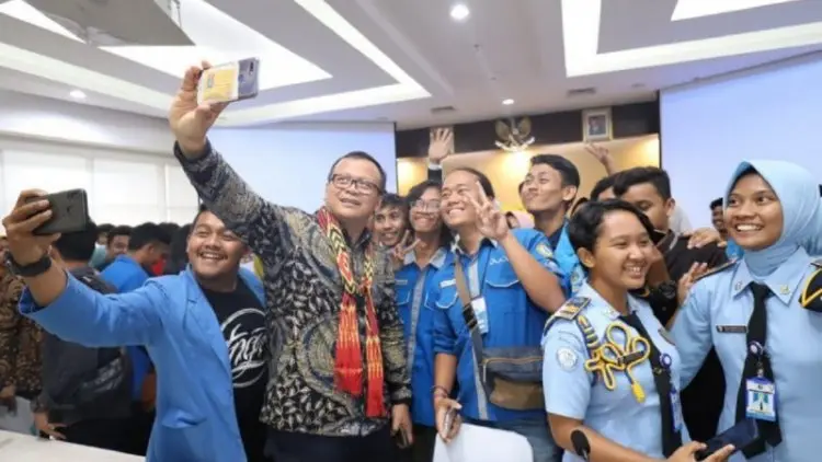 Menteri Edhy Dorong Milenial Berwiraswasta Perikanan