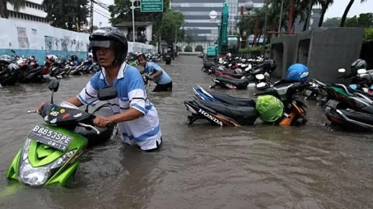 Motor Terendam Banjir, Perlukah Servis Besar?