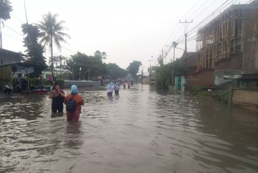 Jalan Andir Katapang Kabupaten Bandung Terputus Akibat Banjir