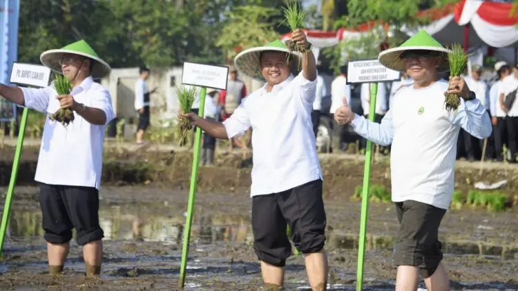Wagub Jabar Ajak Generasi Muda Peduli Pertanian
