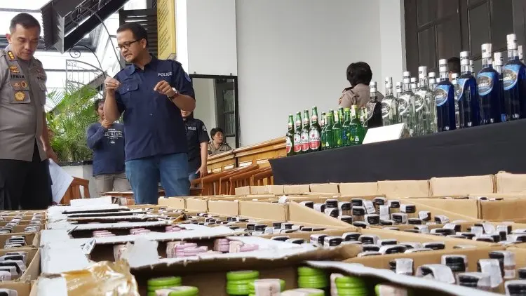 Cipta Kondisi Jelang Nataru, Polrestabes Bandung Sita Ribuan Miras