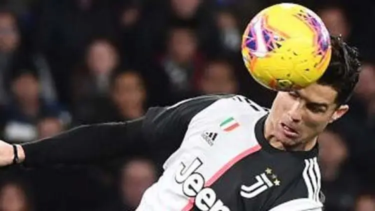 Menghitung Tinggi Lompatan Ronaldo Saat Cetak Gol Sundulan