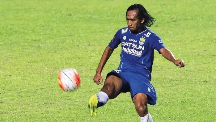 Mengejutkan, Robert Rene Coret Hariono dari Skuat Persib