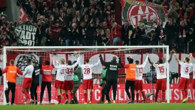 Bela Muslim Uighur, Klub Bundesliga Batal Bangun Akademi di China