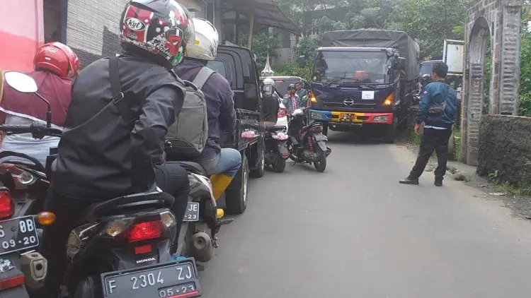 Masa Libur Panjang Masa Penderitaan Masyarakat Puncak