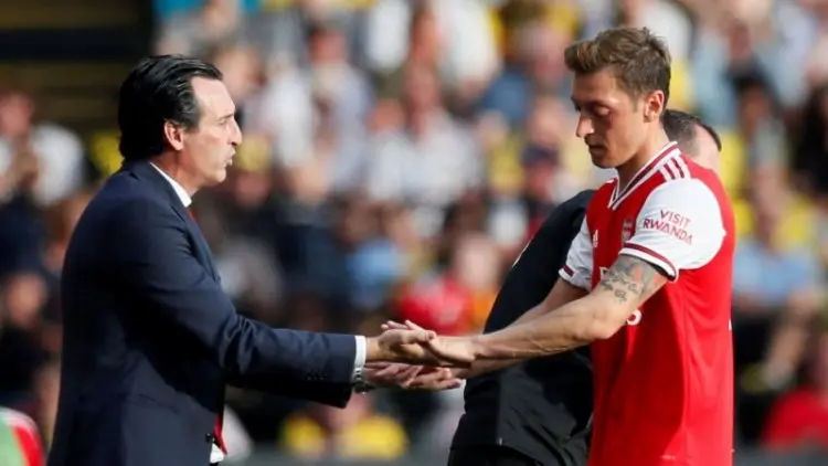 Ozil Merapat ke Fenerbahce?