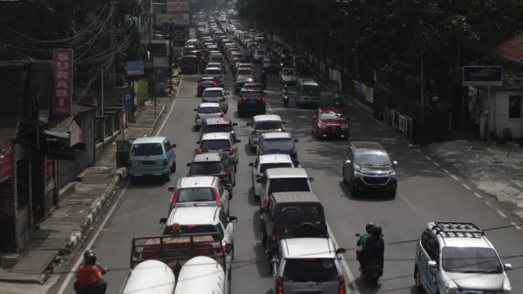 Memasuki Libur Nataru Arus Lalu Lintas di Jawa Barat Mulai Ramai