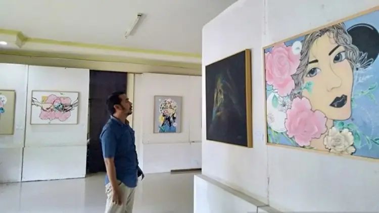 Dua Pelukis Beda Gaya Gelar Pameran di Taman Budaya Kalsel