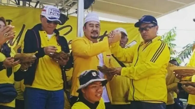 Potongan Tumpeng Dadang Naser untuk Kang Deding