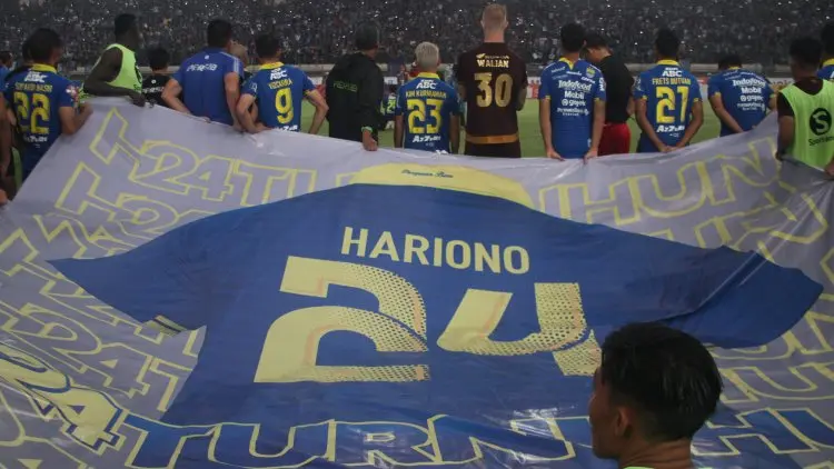 Tangis Haru Hariono di Hadapan Puluhan Ribu Bobotoh