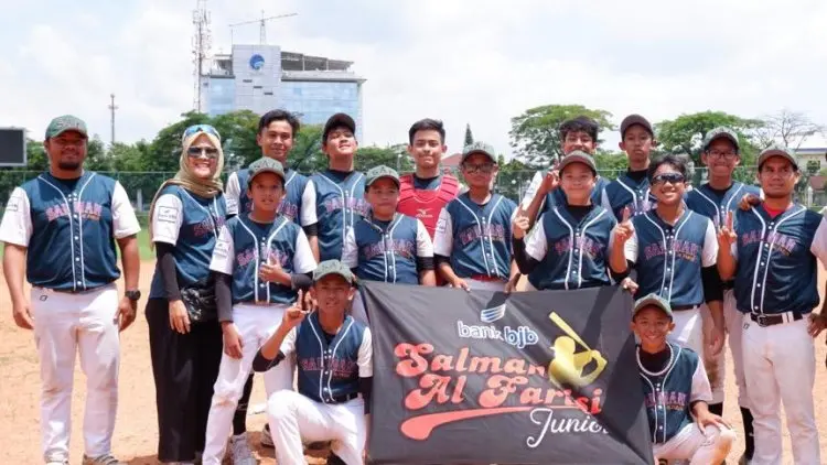 Tim Baseball SMP Salman Al Farisi Raih Medali Emas 