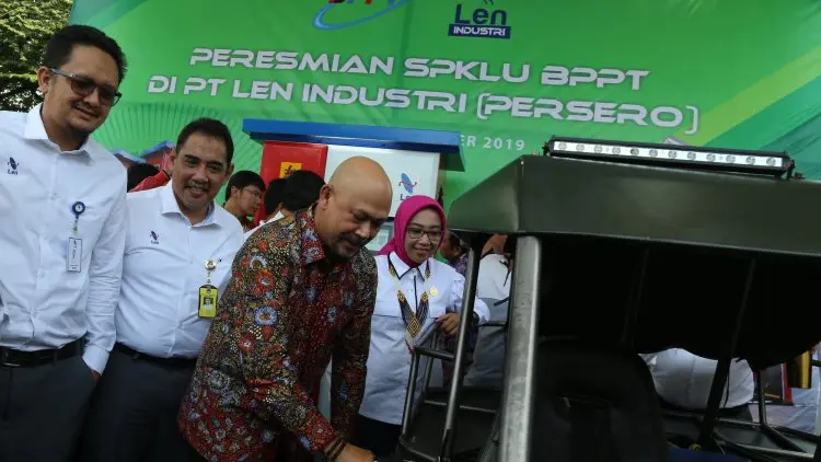 Foto: Peresmian SPKLU BPPT-Len Industri