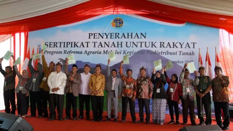 408 KK Warga Harjasari Cisurupan Terima Sertifikat Tanah HGU Eks Kebun Selecta