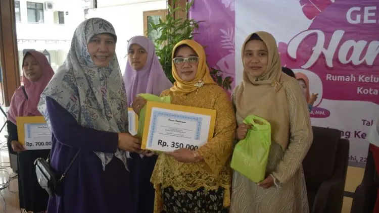 Rumah Keluarga Indonesia: Ibu Pilar Utama Keluarga
