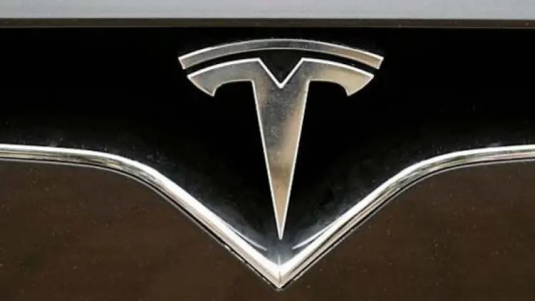 Tesla Tawarkan Lebih Banyak Konten Video Game