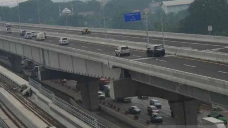 33 Persen Arus Mudik Akhir Tahun Lintasi Tol Layang Japek