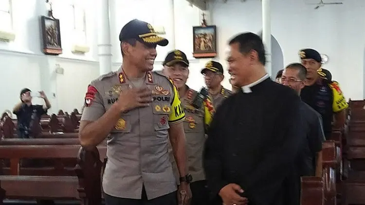 Natal di Jabar, Kata Polisi: Pokoknya Lancar