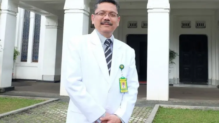 Dekan FKUI Ajak Perempuan Lakukan “Sadari” dan “Sadanis”