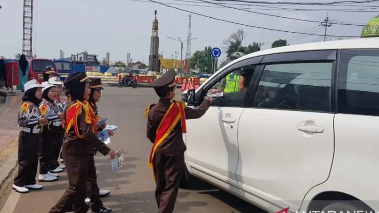 Malam Tahun Baru, Jalur Menuju Puncak Cianjur Ditutup