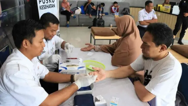 KAI Cirebon Berikan Pelayanan Kesehatan bagi Pengguna Jasa