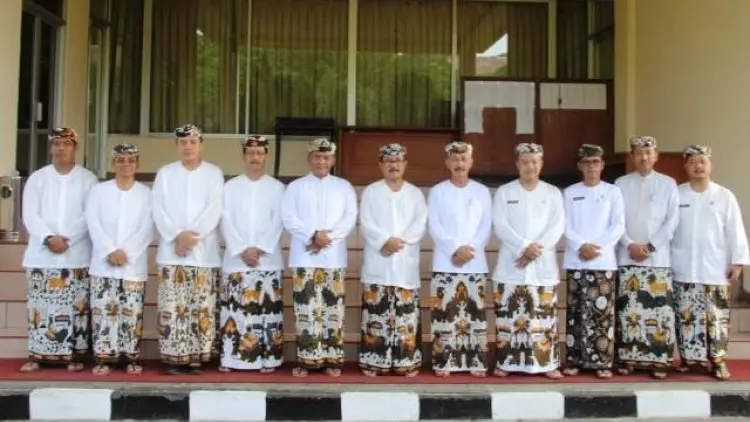Keren Nih.. ASN Cirebon Wajib Pakai Baju Adat  Setiap Kamis