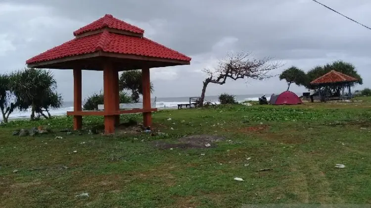Jelang Tahun Baru, Wisata Pantai di Garut Dipercantik