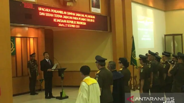 Jaksa Agung Sampaikan Tujuh Tugas yang Harus Dilaksanakan Kajati Baru