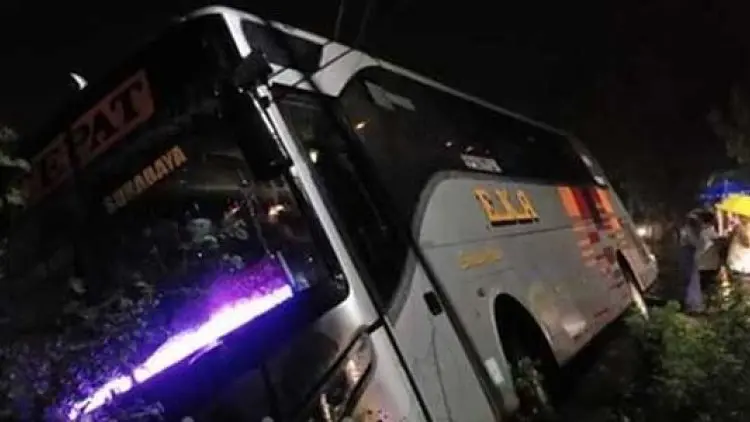 Bus Eka Tabrak Motor, 1 Orang Meninggal