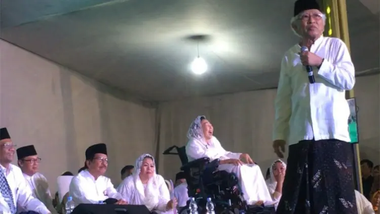 Gus Mus Ingatkan Mahfud, Hati-hati Jabatan Mengubah Orang
