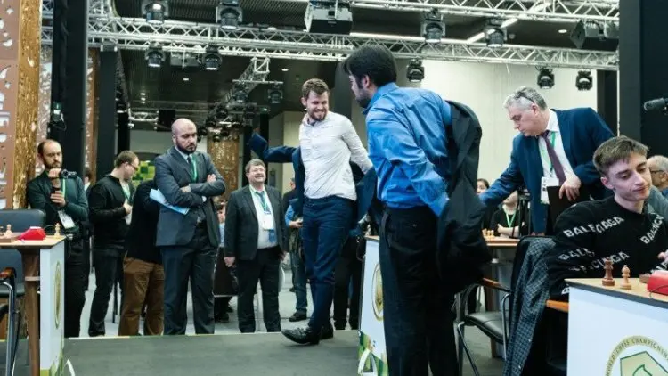 Magnus Carlsen Juara Dunia Catur Cepat 2019