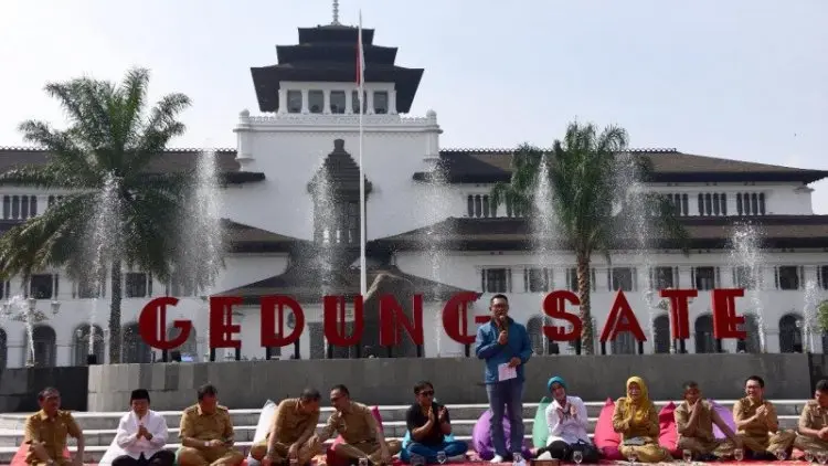 Nikmati Wajah Baru Taman Gedung Sate