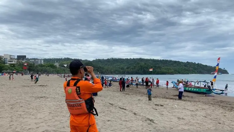 Basarnas Siaga Penyelamatan di Objek Wisata Pangandaran dan Santolo
