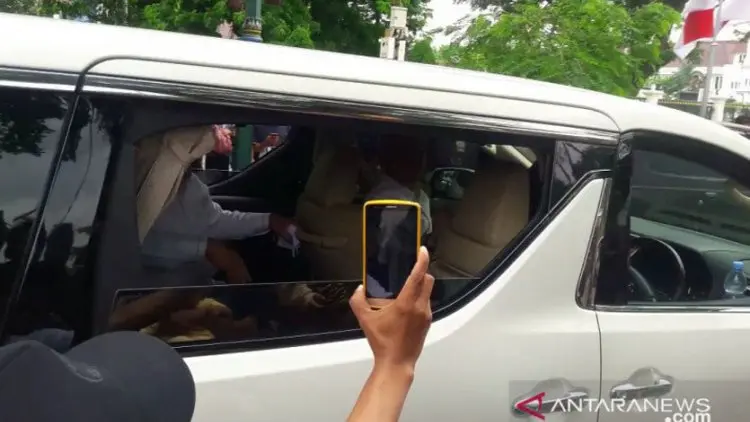 Prabowo dan Putranya Menemui Presiden Jokowi di Gedung Agung