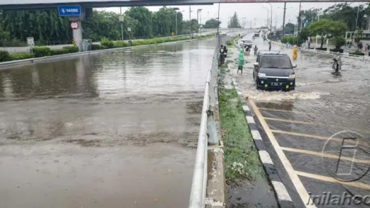 Gegara Banjir Dibandingkan Tol Era Jokowi & SBY