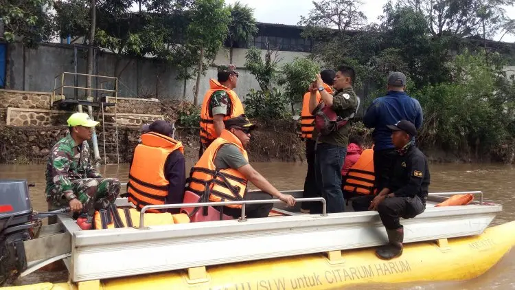 Pengerukan Sungai Citarum Diklaim Mampu Kurangi Waktu Genangan Banjir di Kampung Jambatan