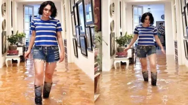 Ada-ada Saja, Fesyen Yuni Shara Saat Kebanjiran Bikin Jadi Viral