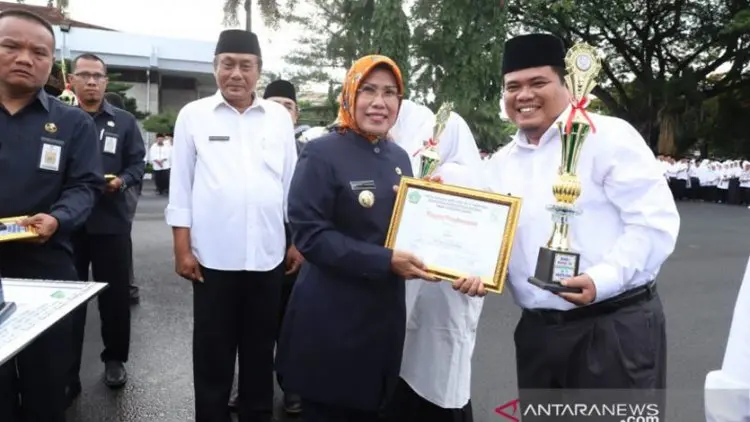 Bupati Serang: Pendidikan Formal dan Keagamaan Harus Seiring Sejalan