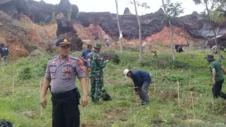 Antisipasi Bencana, Polisi Tanam Puluhan Ribu Pohon di Garut
