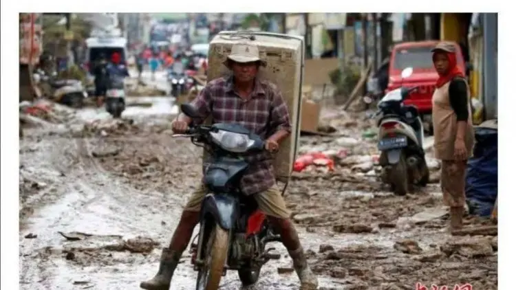 Media China Lebih Tertarik Banjir Ketimbang Isu Natuna