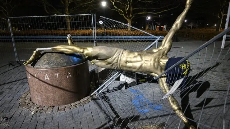 Duh, Patung Ibrahimovic Jadi Korban Vandalisme